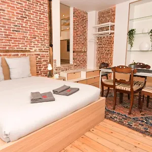 dream-duplex-near-the-royal-palace-city-center.hotelsghent.com/
