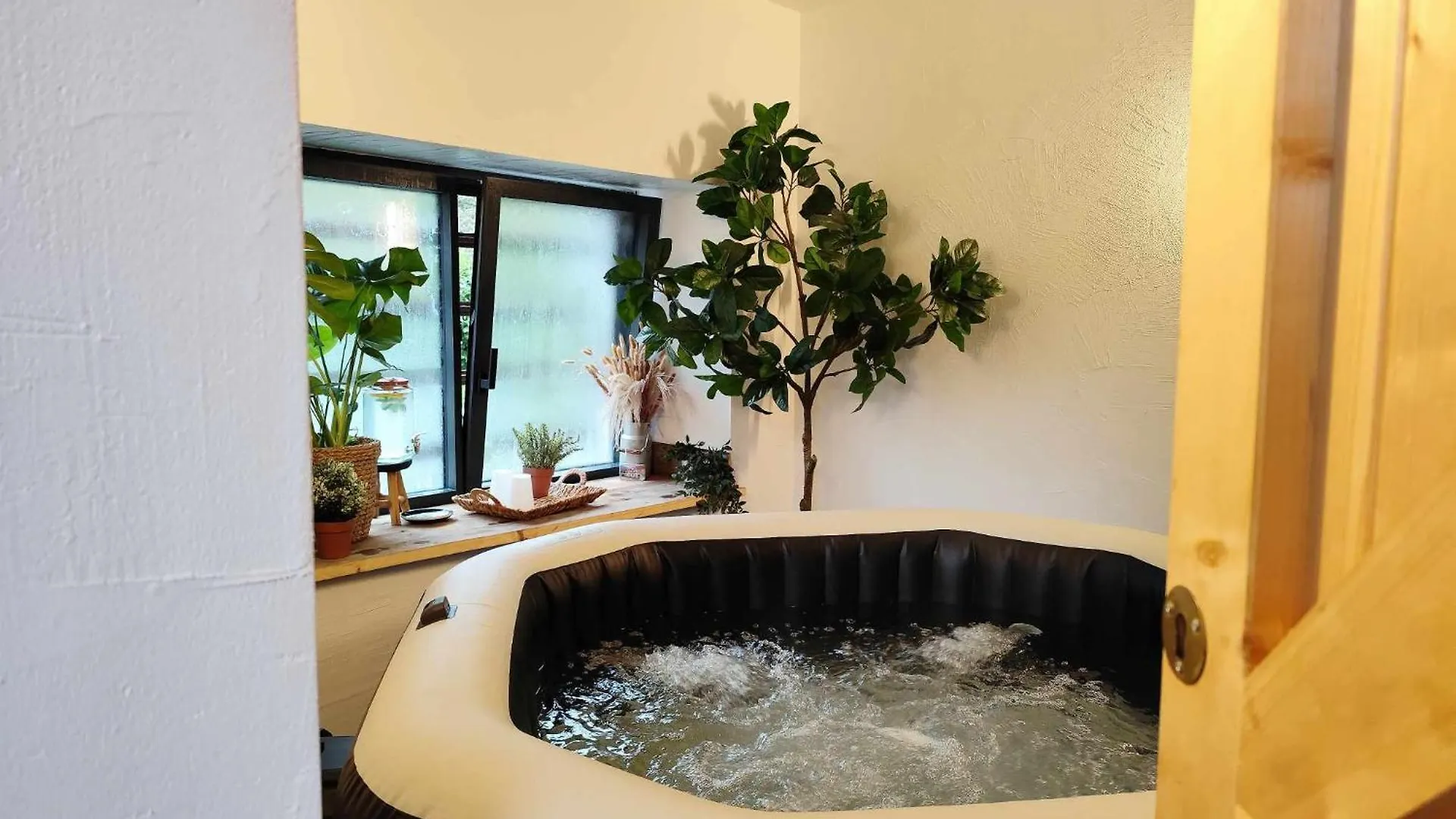 La Grange Savoyarde-Spa-Piscine-Proche Lac-Charme-Detente- 3 Etoiles Lathuile 0*,  France